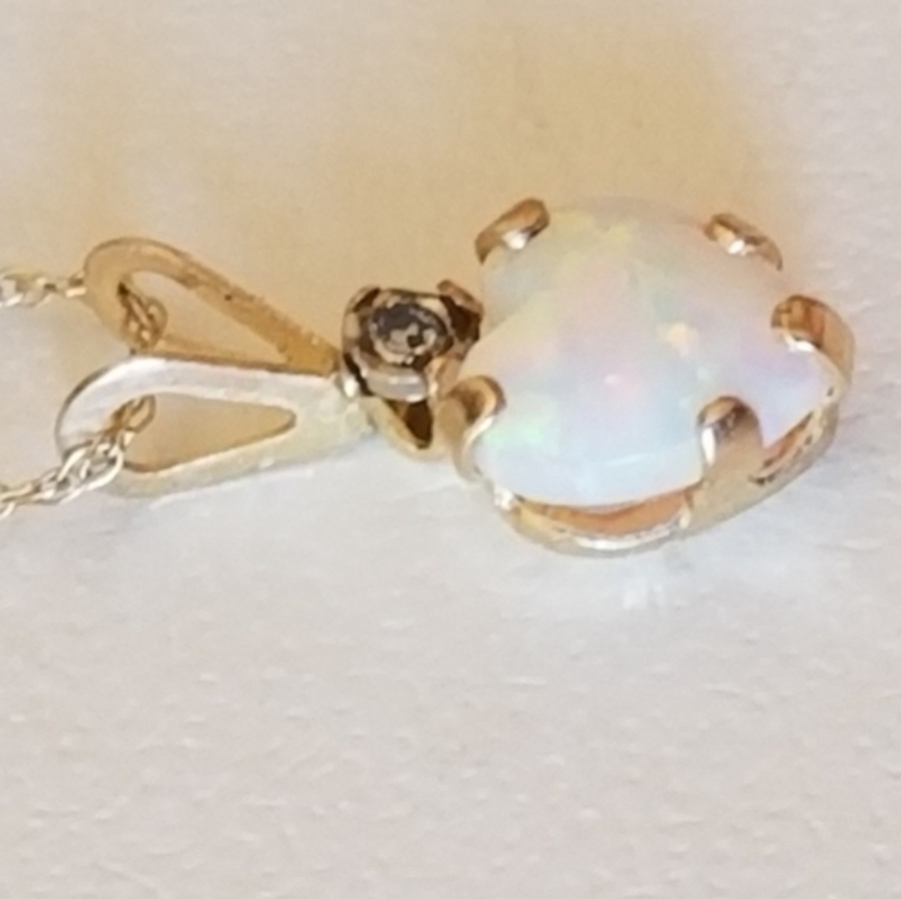 10K Gold Opal Heart Pendant Necklace - Picture 3 of 11
